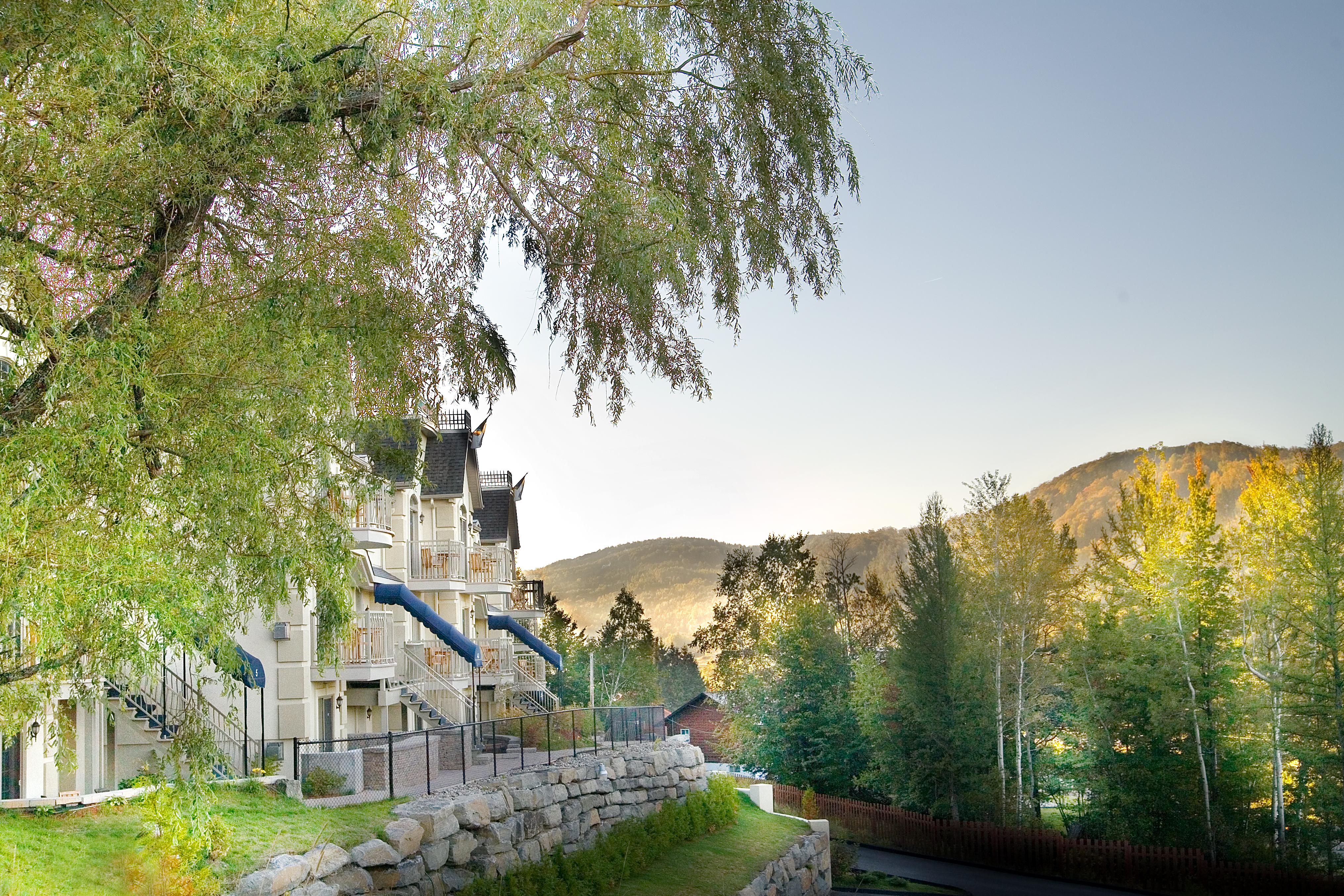 Hotel St-Sauveur Saint-Sauveur-des-Monts Esterno foto