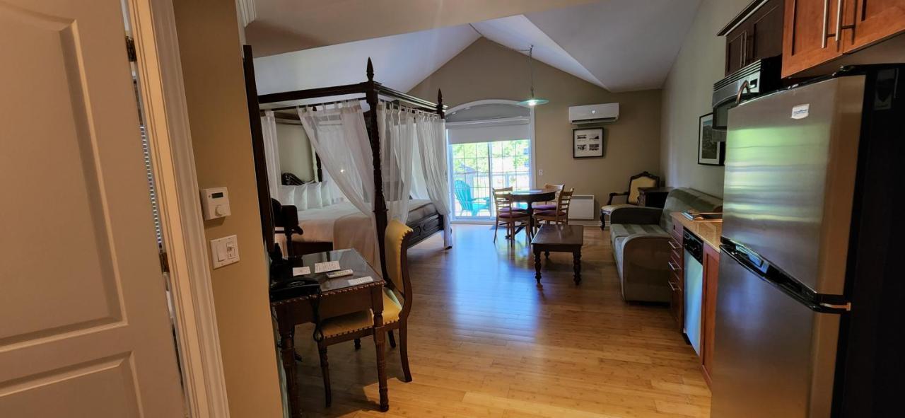 Hotel St-Sauveur Saint-Sauveur-des-Monts Esterno foto