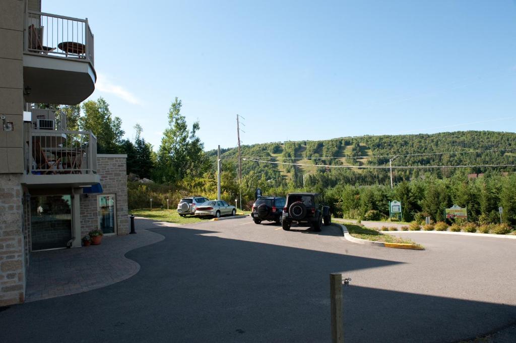 Hotel St-Sauveur Saint-Sauveur-des-Monts Esterno foto